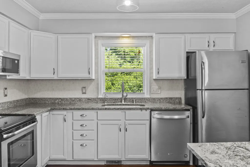 3483 Lansdowne Drive Lexington KY 40517