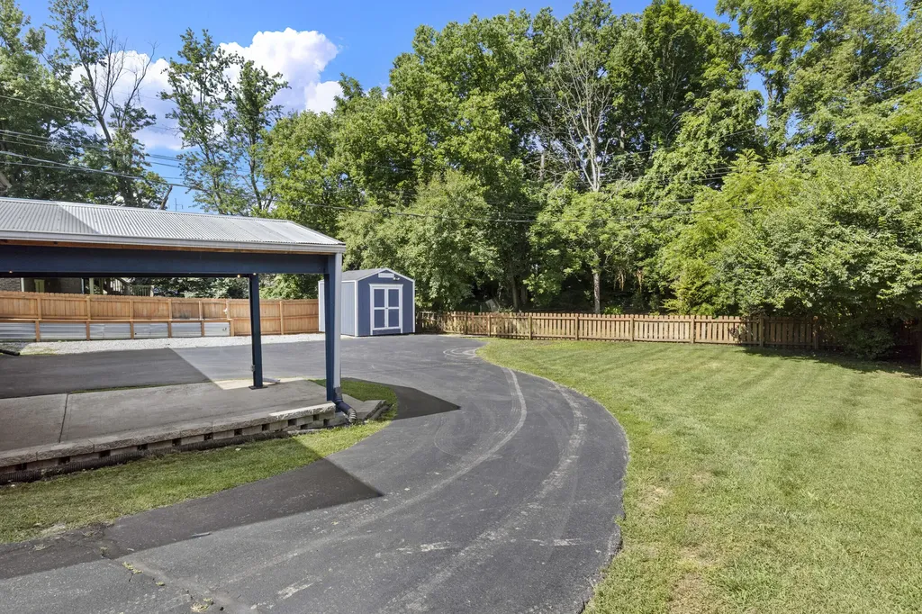 3483 Lansdowne Drive Lexington KY 40517