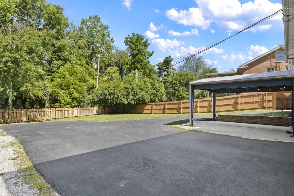 3483 Lansdowne Drive Lexington KY 40517