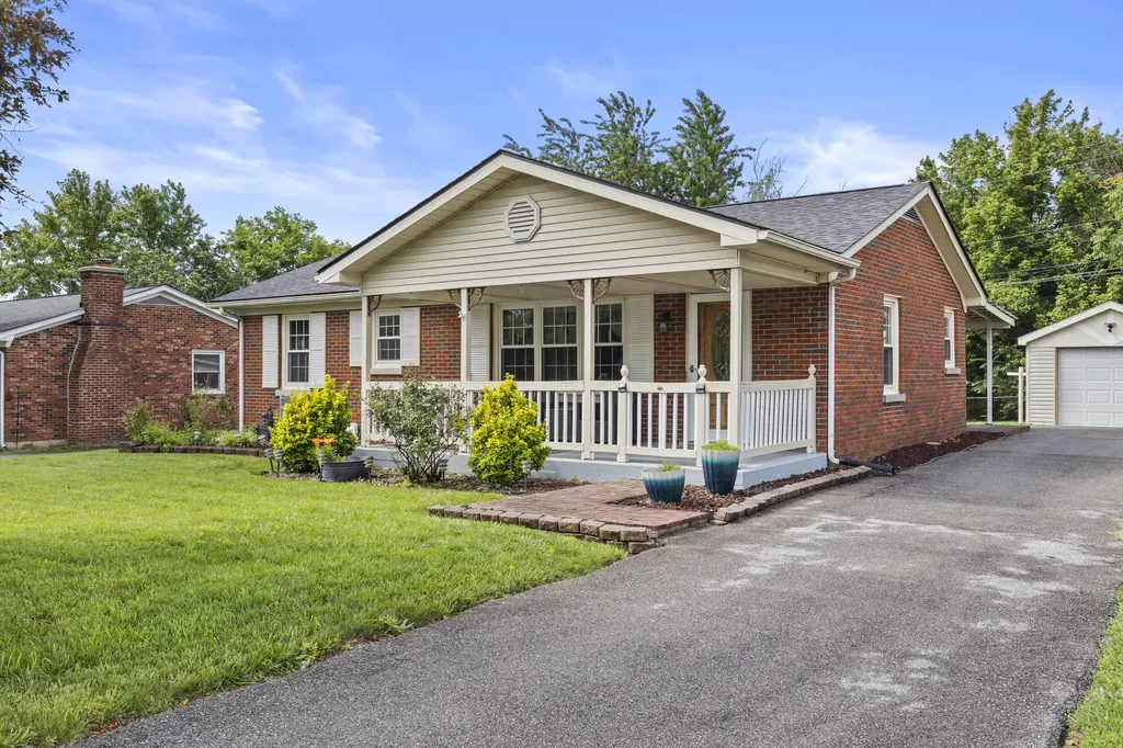 176 E Tiverton Way Lexington KY 40517