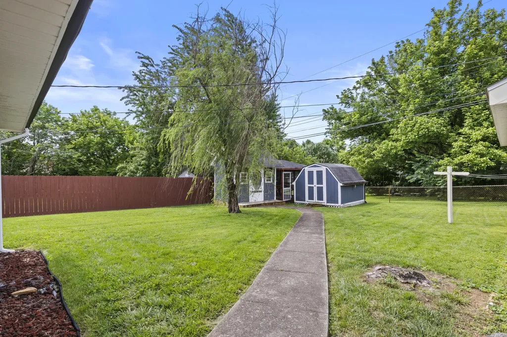 176 E Tiverton Way Lexington KY 40517