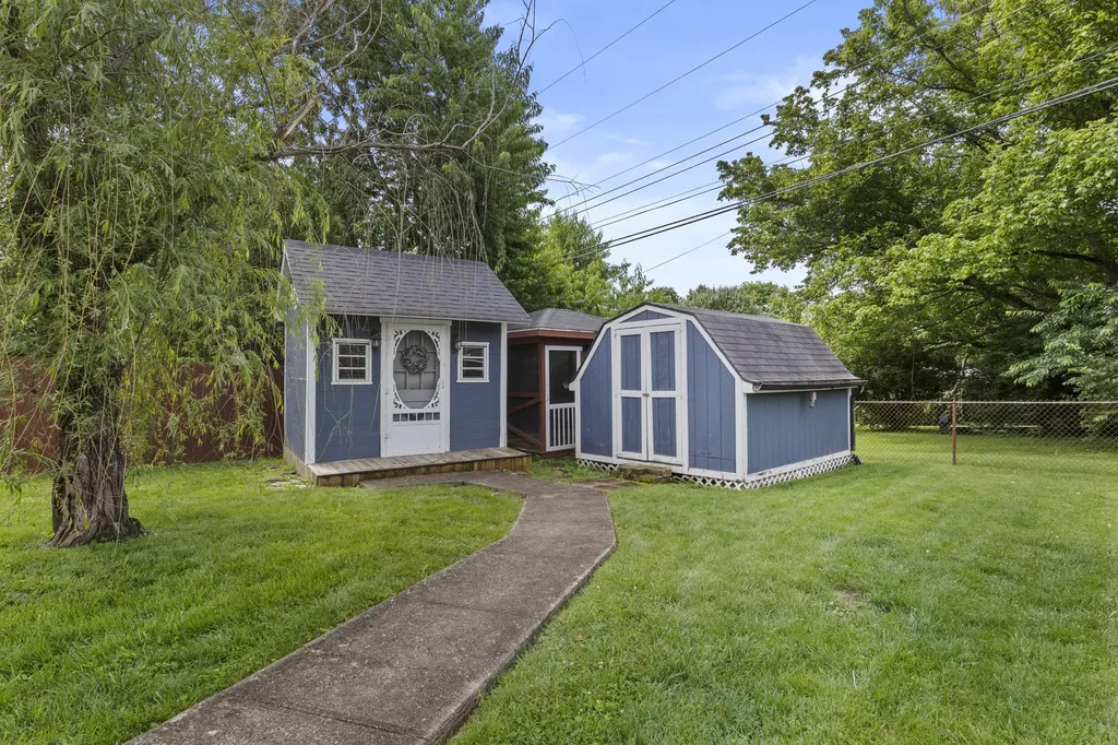 176 E Tiverton Way Lexington KY 40517