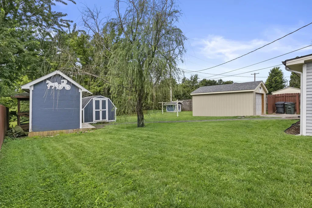 176 E Tiverton Way Lexington KY 40517