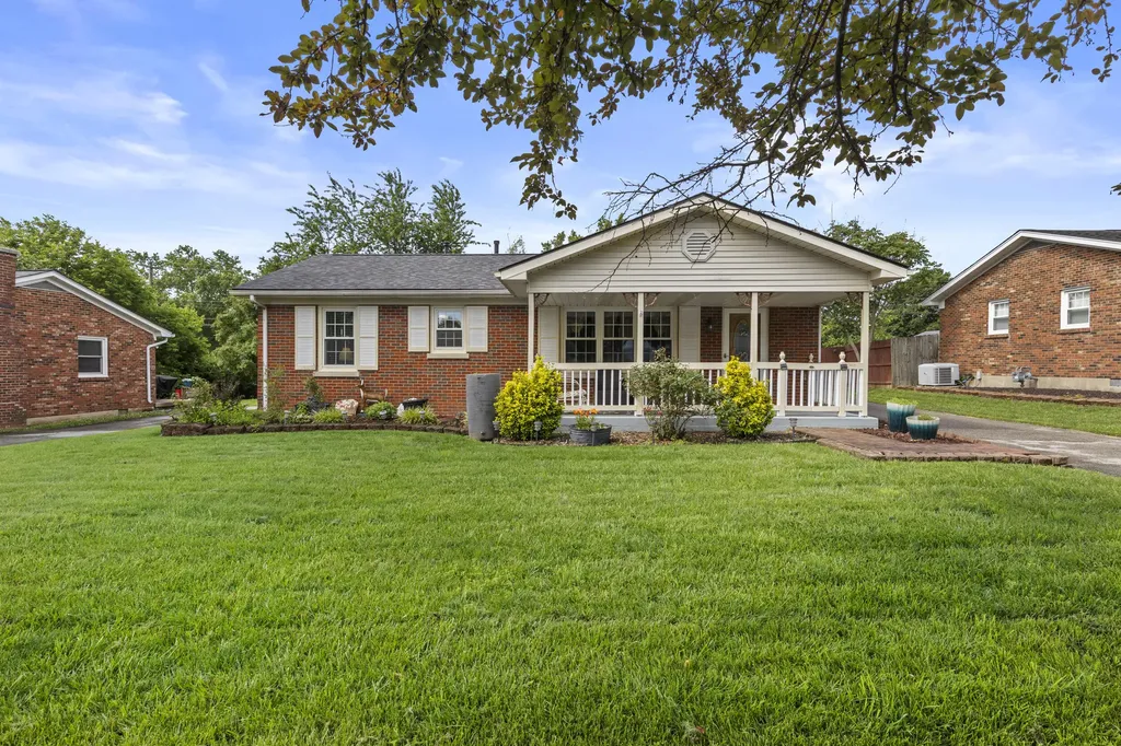 176 E Tiverton Way Lexington KY 40517