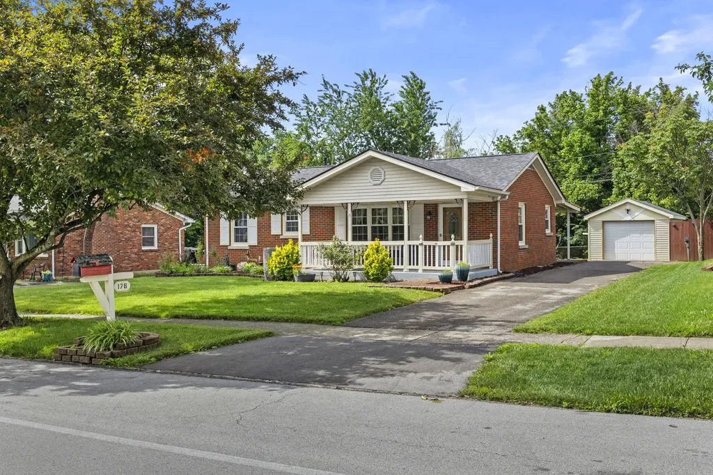 176 E Tiverton Way Lexington KY 40517