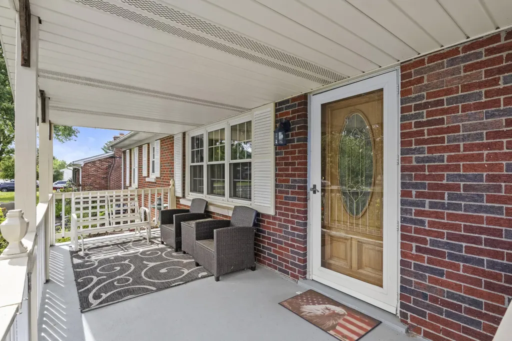 176 E Tiverton Way Lexington KY 40517
