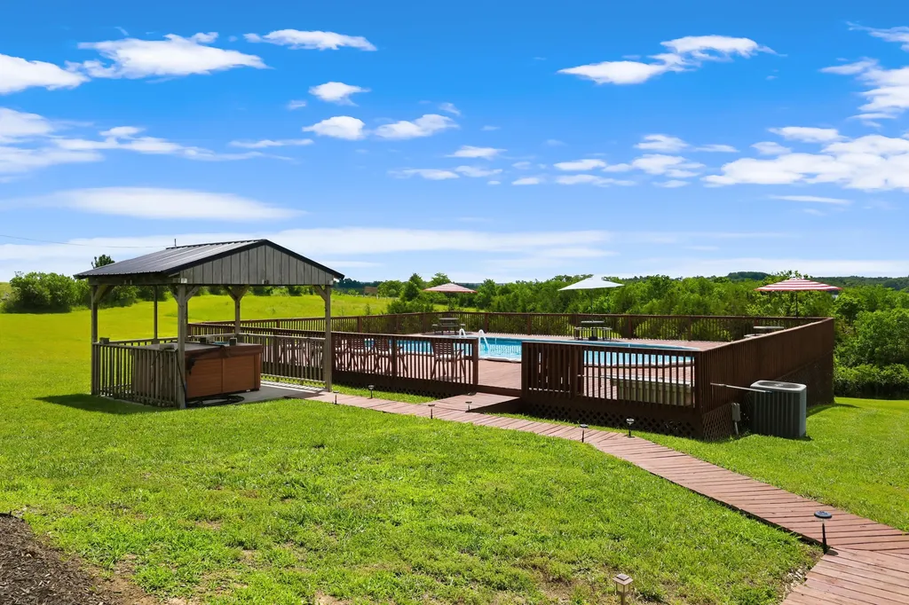 714 Cedar Ridge Road Stanford KY 40484