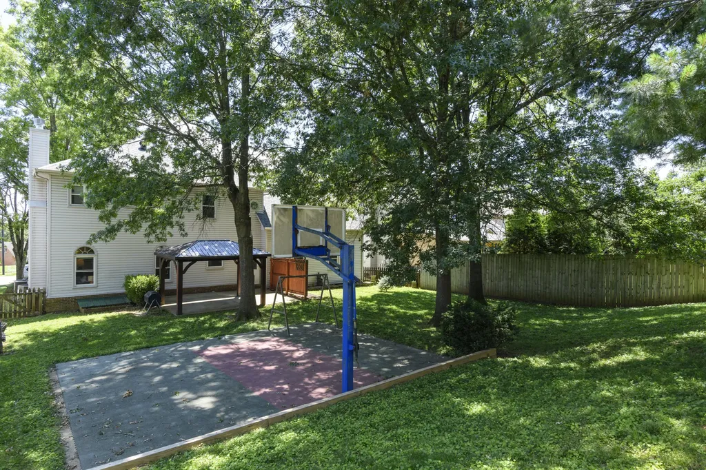 1457 Corona Drive Lexington KY 40514