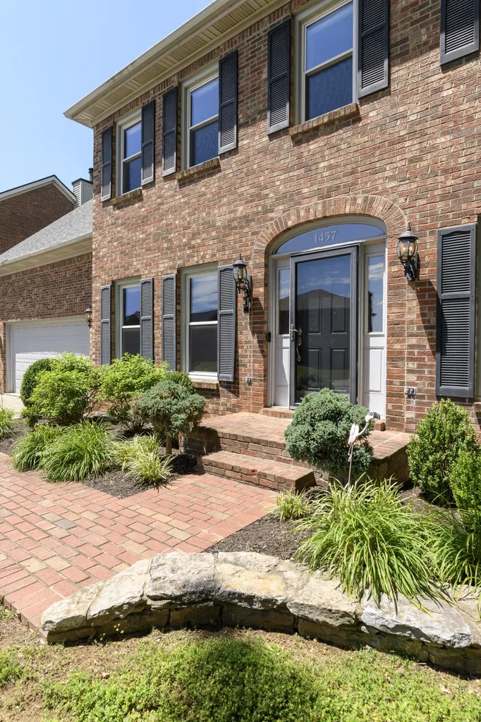 1457 Corona Drive Lexington KY 40514