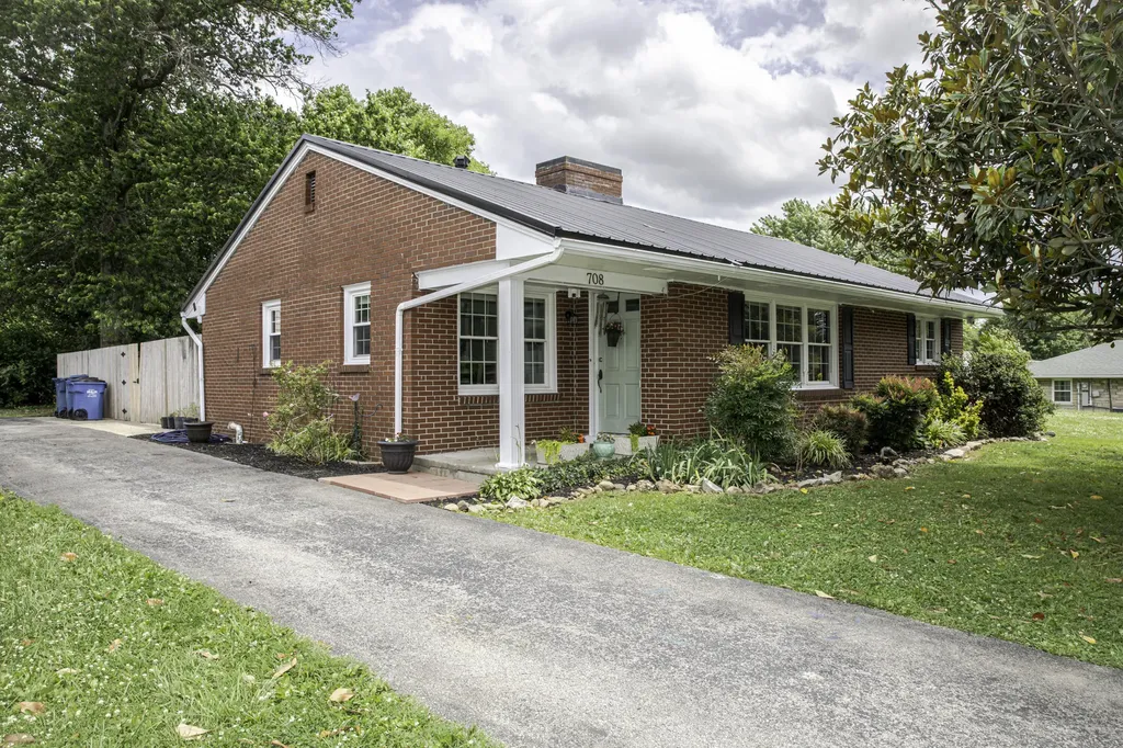 708 Maple Avenue Danville KY 40422