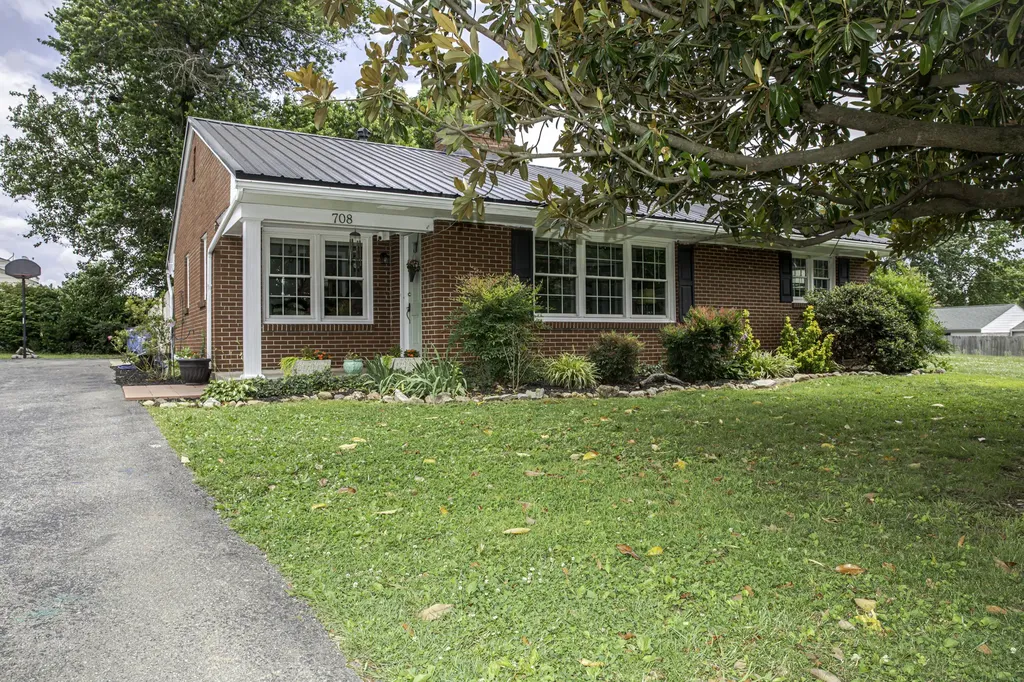 708 Maple Avenue Danville KY 40422
