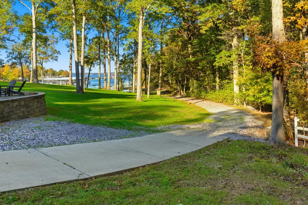 376 Peachtree Drive Benton KY 42025