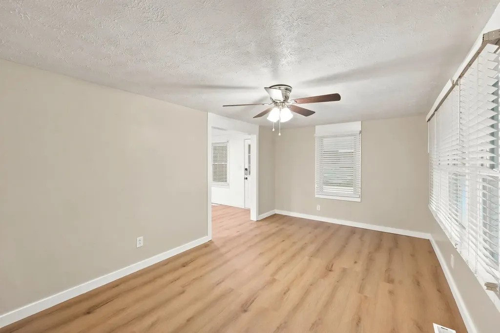 198 Hilltop Drive Winchester KY 40391
