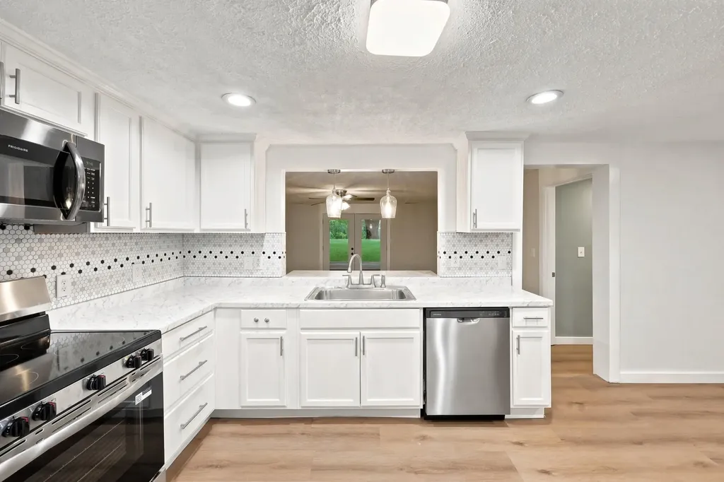 198 Hilltop Drive Winchester KY 40391