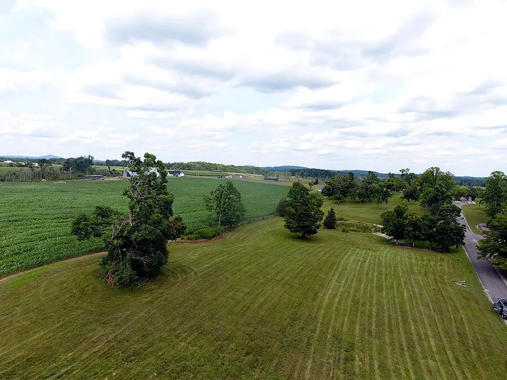 Lot 218 Stillwater Russell Springs KY 42642