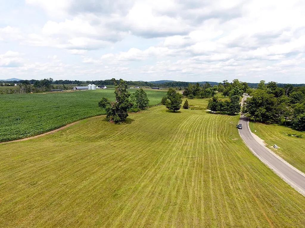Lot 218 Stillwater Russell Springs KY 42642