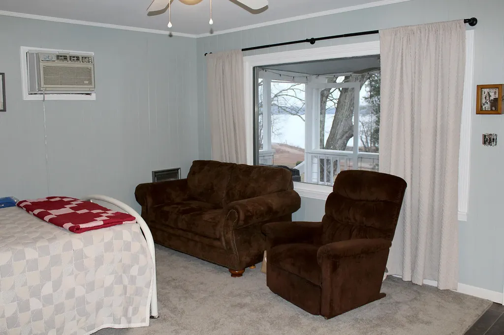 92 Hightide Lane New Concord KY 42076