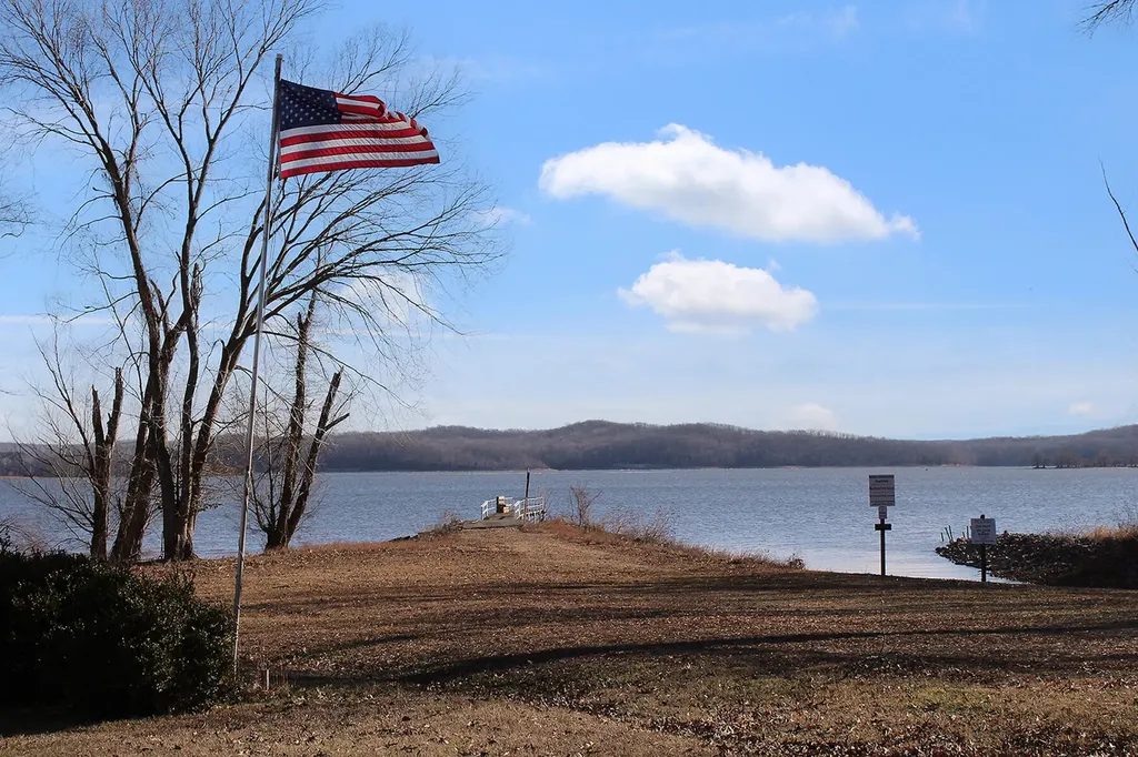 92 Hightide Lane New Concord KY 42076