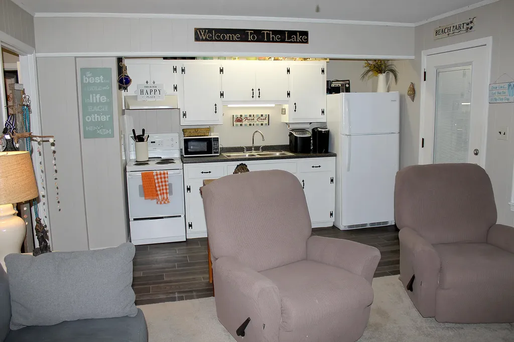 92 Hightide Lane New Concord KY 42076