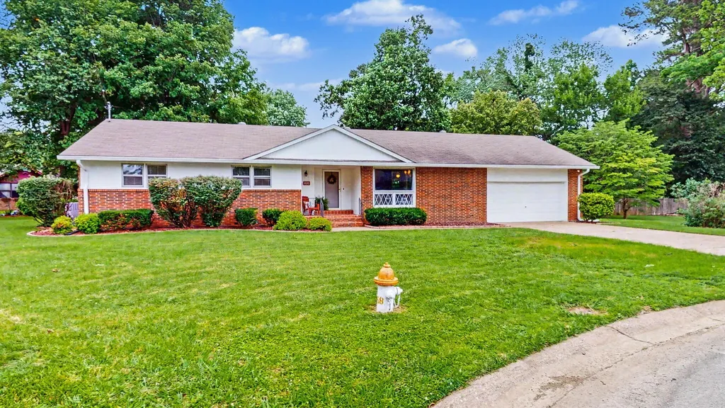 820 Sha-wa Court Murray KY 42071