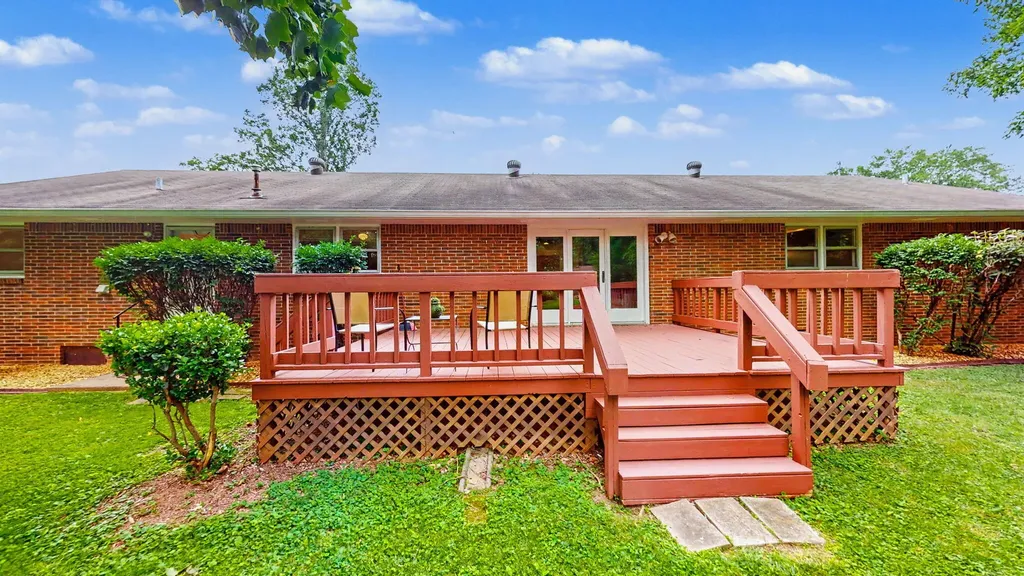 820 Sha-wa Court Murray KY 42071
