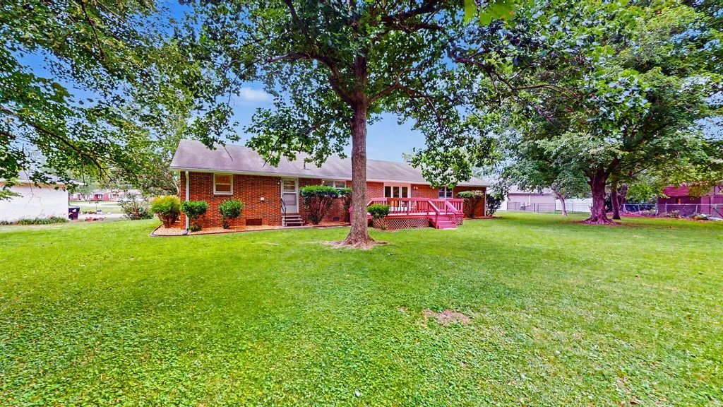820 Sha-wa Court Murray KY 42071