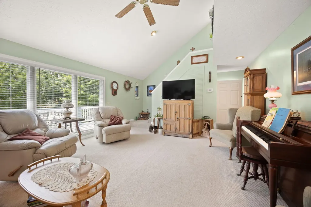 67 Balcony Bend Road Jamestown KY 42629