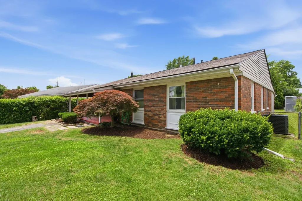700 Dartmoor Court Lexington KY 40505