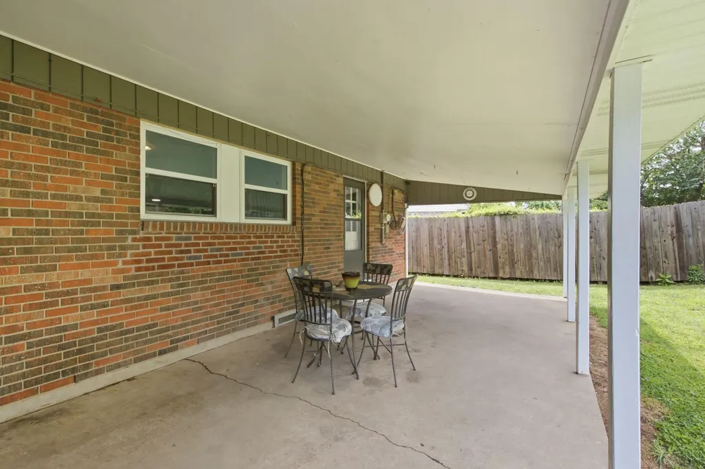 700 Dartmoor Court Lexington KY 40505