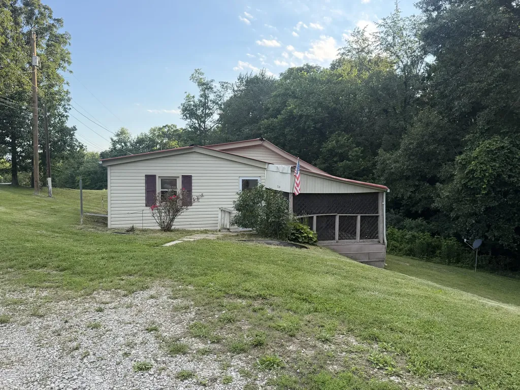 230 Barnes Road Jeffersonville KY 40337