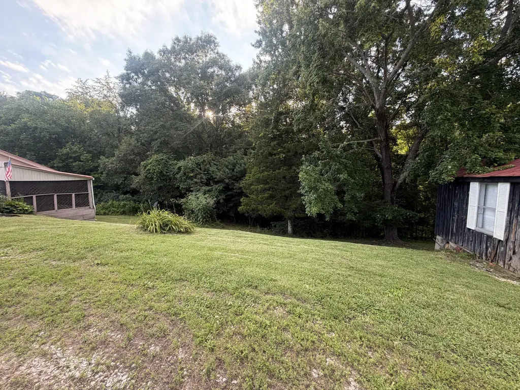 230 Barnes Road Jeffersonville KY 40337