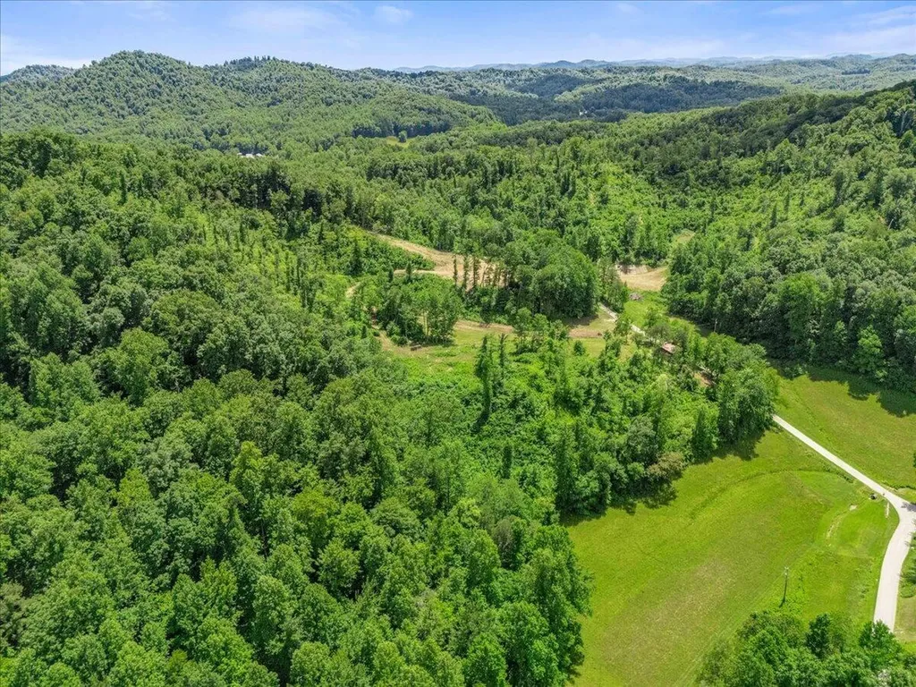 520 Gregory Tuttle Road London KY 40744