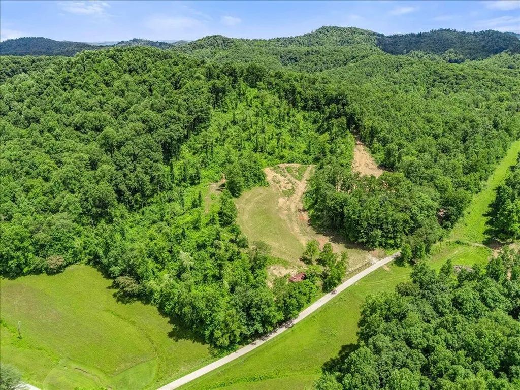 520 Gregory Tuttle Road London KY 40744
