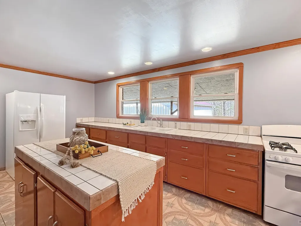 144 Hesley Drive New Concord KY 42076