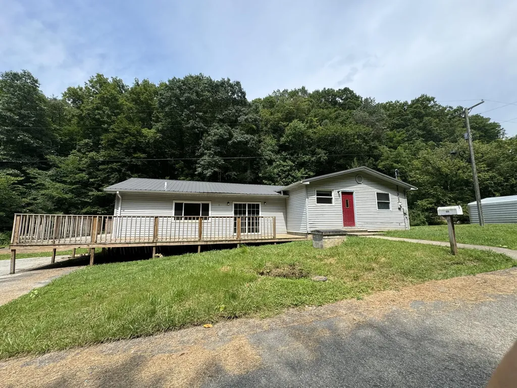 635 Salisbury Branch Road Dema KY 41859
