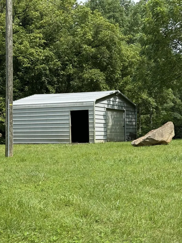 635 Salisbury Branch Road Dema KY 41859