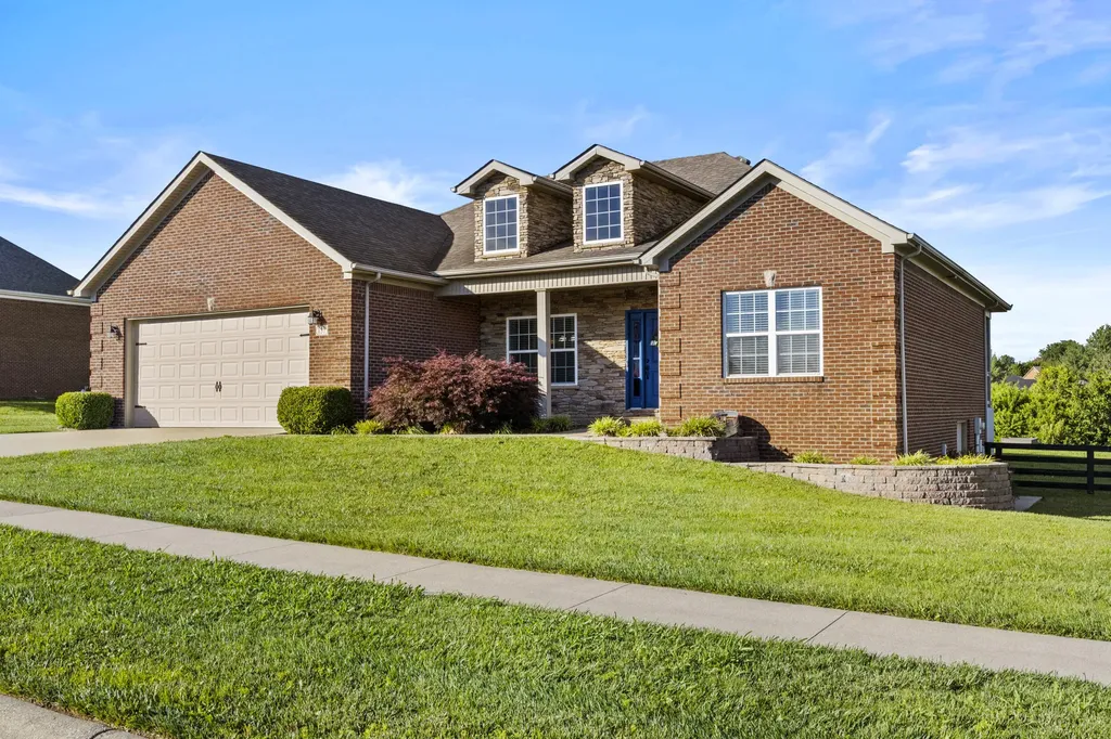 157 Tuscany Way Richmond KY 40475
