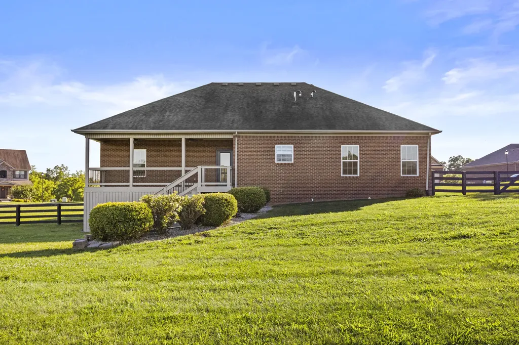 157 Tuscany Way Richmond KY 40475