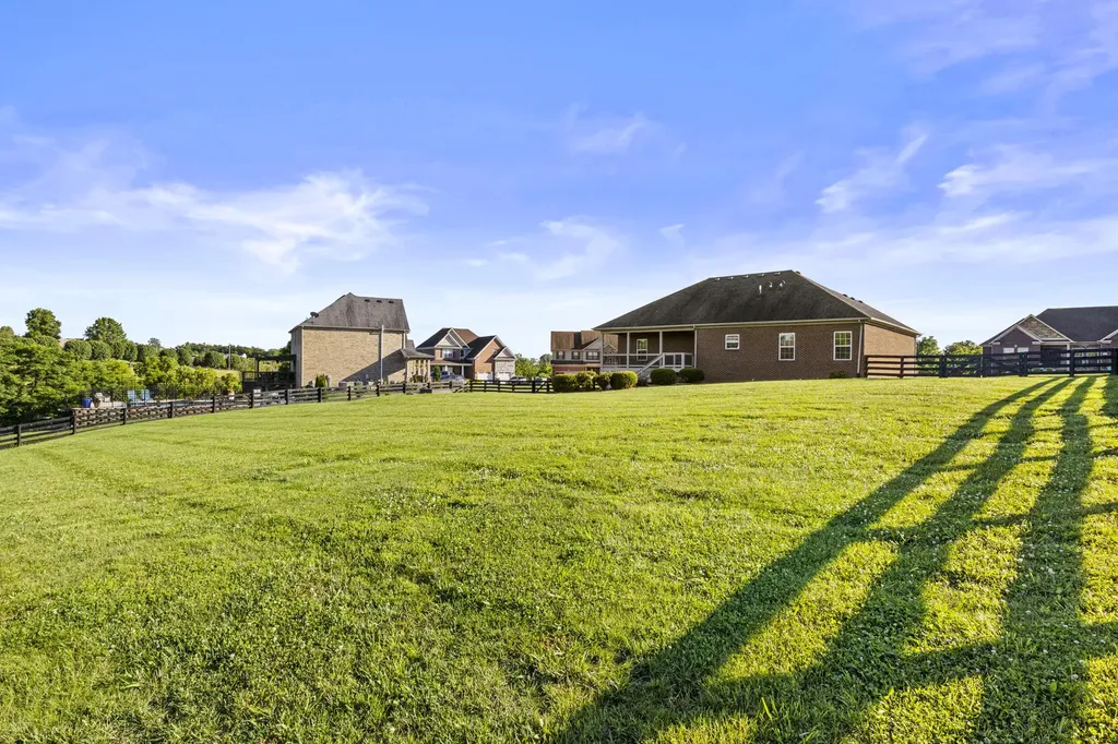 157 Tuscany Way Richmond KY 40475