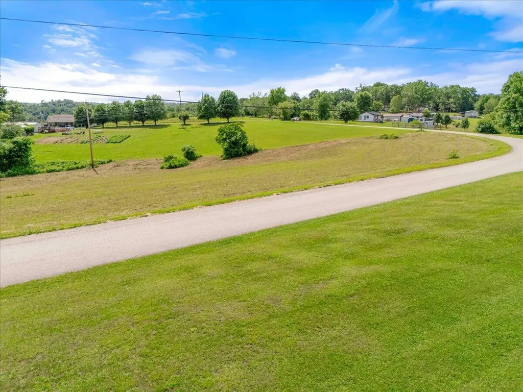 8888 Little Arthur Ridge Road East Bernstadt KY 40729