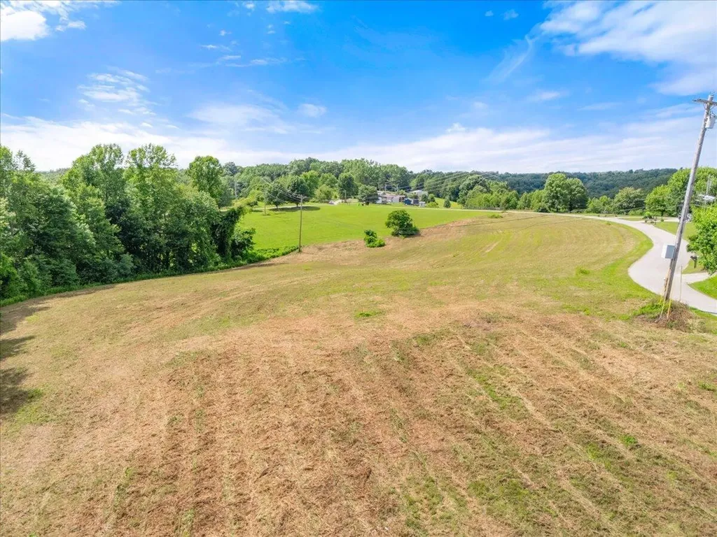 8888 Little Arthur Ridge Road East Bernstadt KY 40729