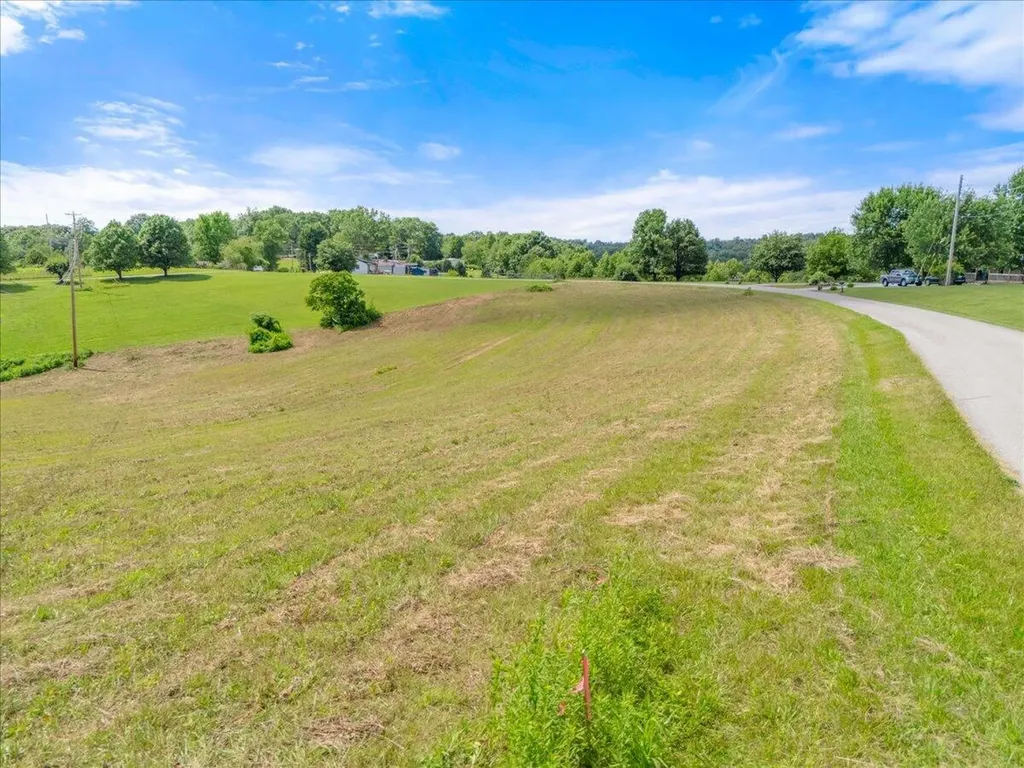 8888 Little Arthur Ridge Road East Bernstadt KY 40729