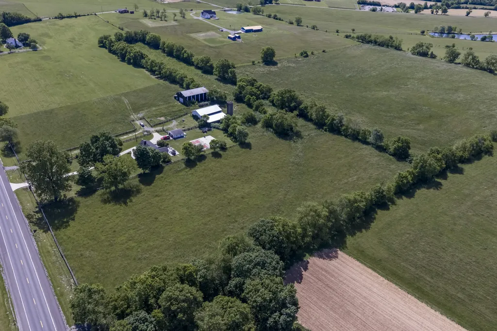 4156-1 Perryville Road Danville KY 40422