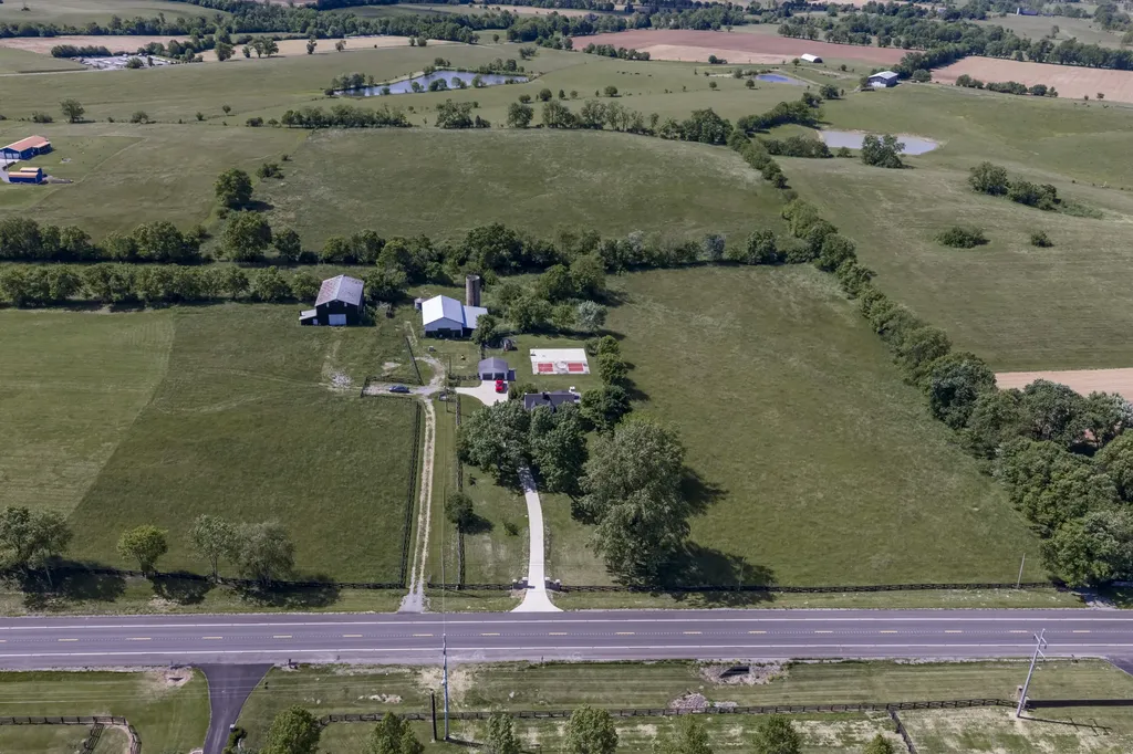 4156-1 Perryville Road Danville KY 40422