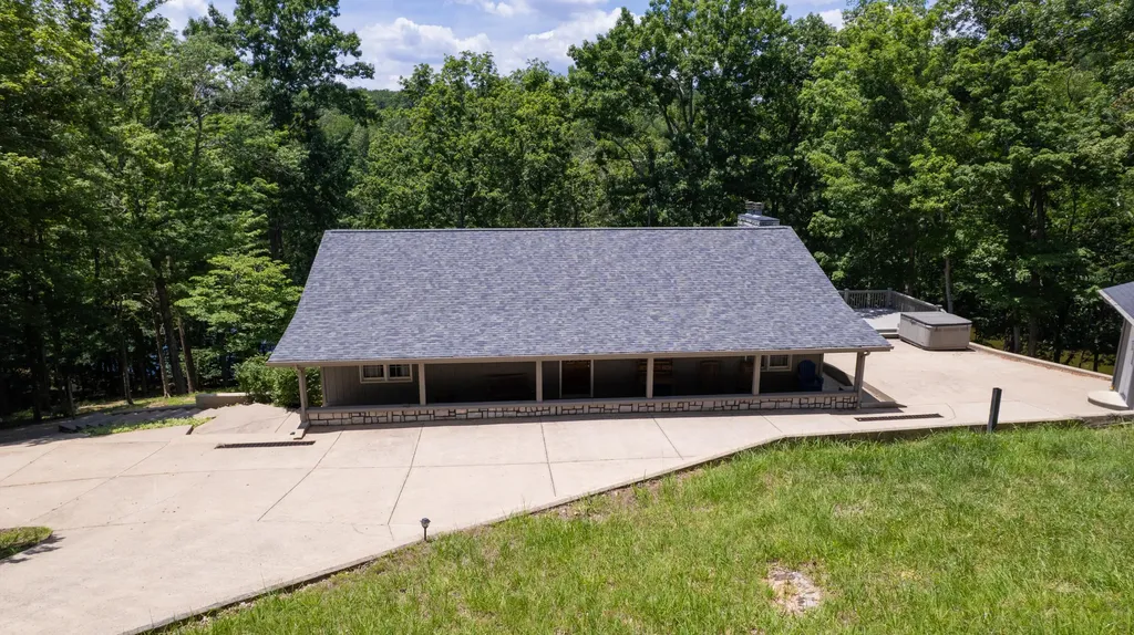 76 Sioux Court Cadiz KY 42211