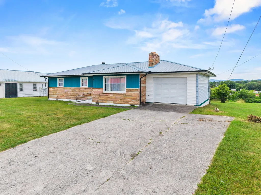1044 East Highway 2792 Pine Knot KY 42635