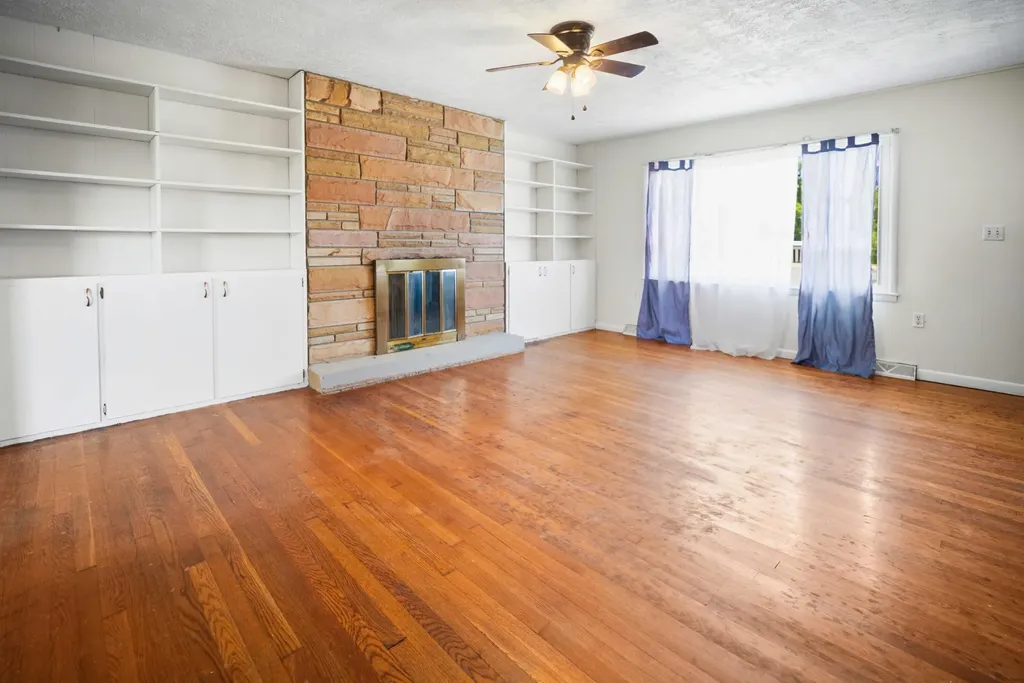 1044 East Highway 2792 Pine Knot KY 42635