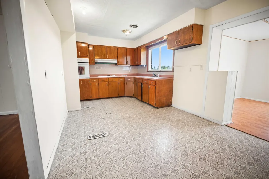 1044 East Highway 2792 Pine Knot KY 42635