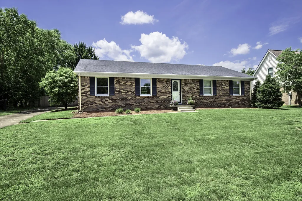 206 Dove Park Versailles KY 40383