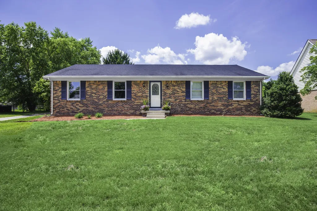 206 Dove Park Versailles KY 40383